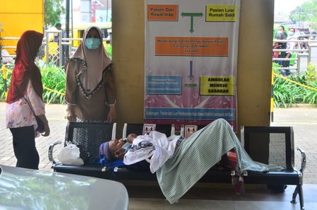 Virus variants a concern in Indonesia as regional clusters grow