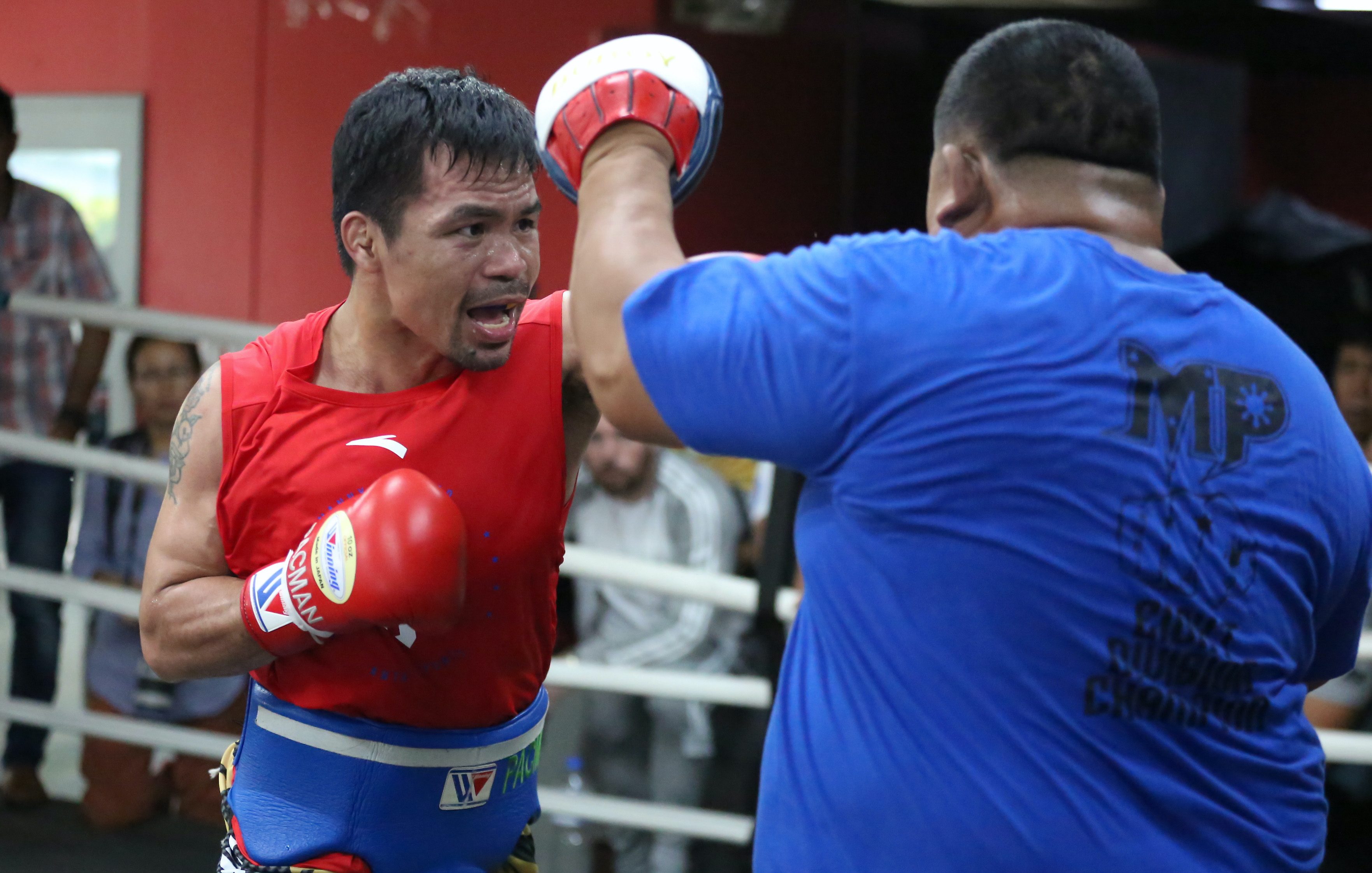 Pacquiao does longest run in LA, exercises in festive atmosphere