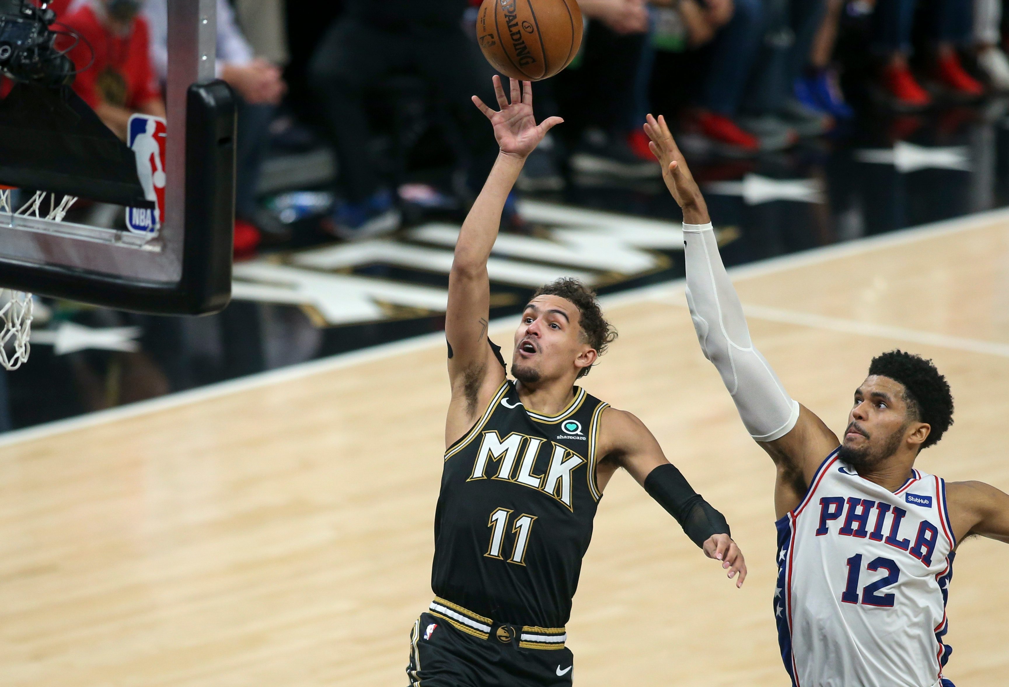 Hawks rally past Sixers in Game 4 to level series