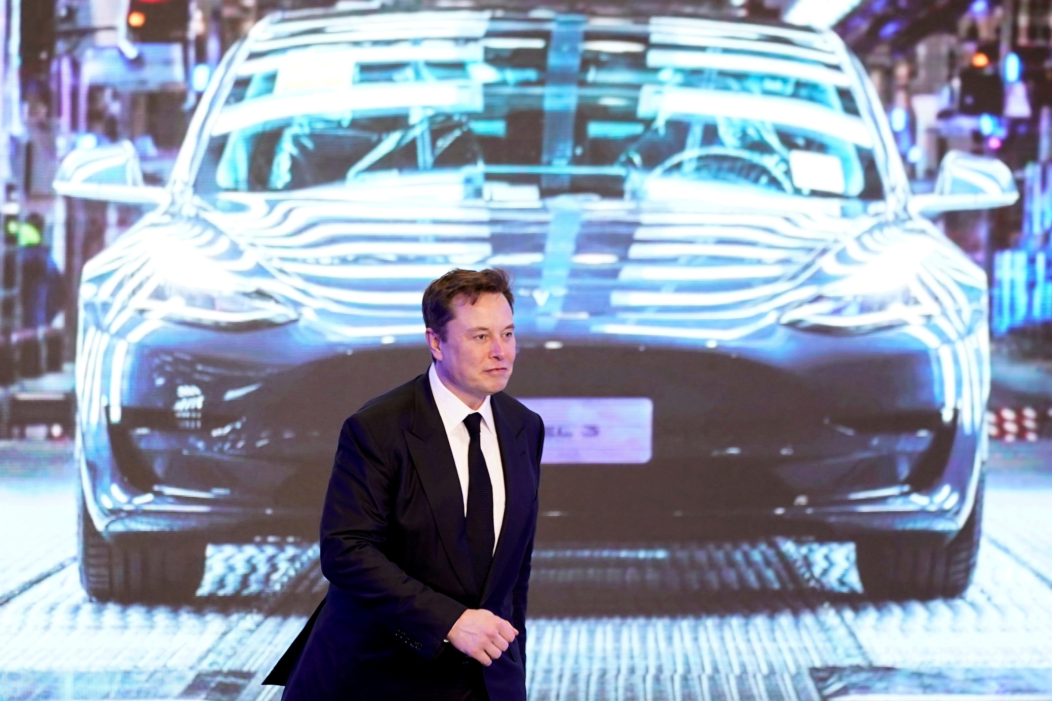 Twitter users say ‘yes’ to Musk’s proposal to sell 10% of his Tesla stock