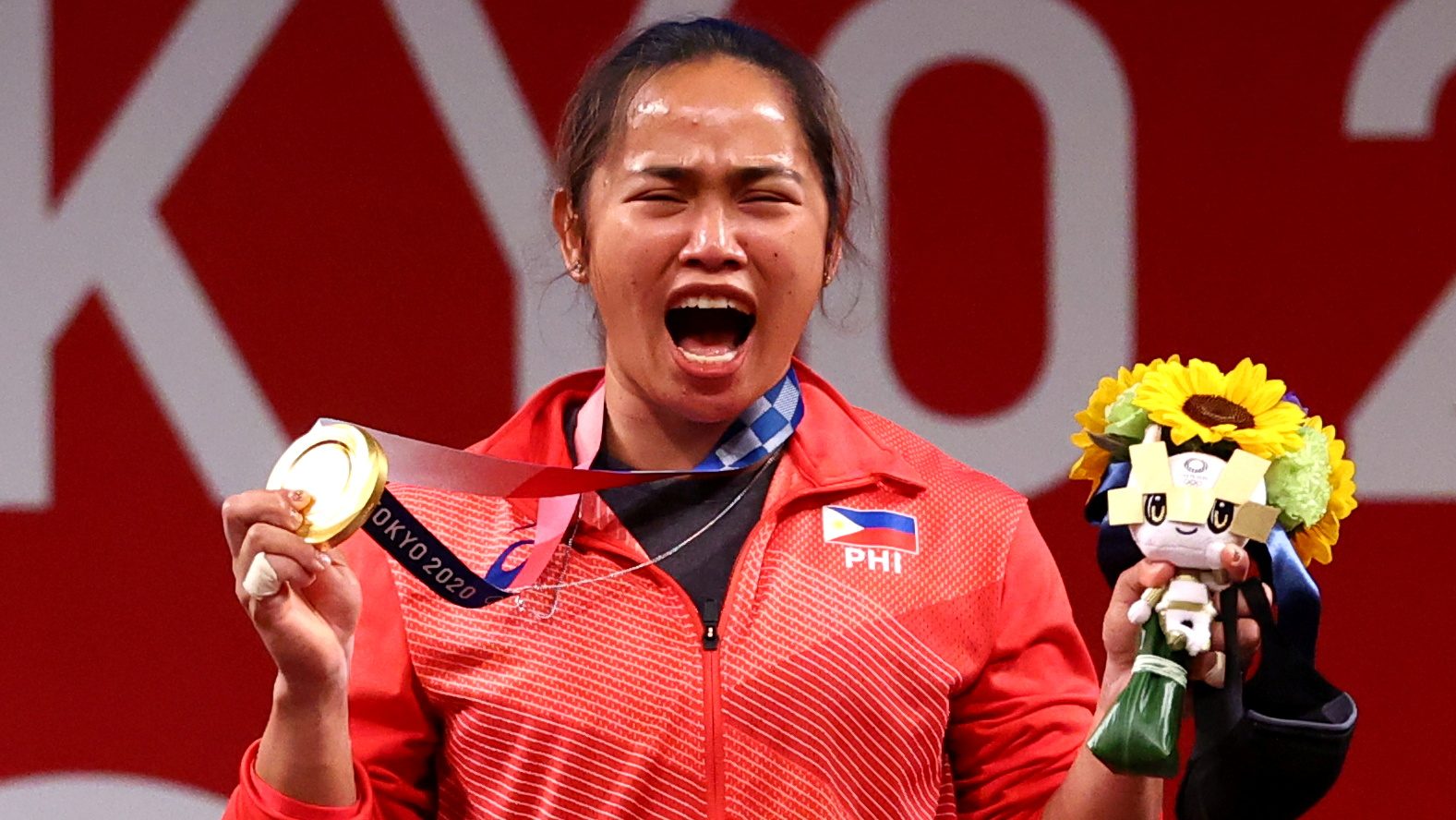 Hidilyn Diaz to receive P33 million for historic Olympic gold