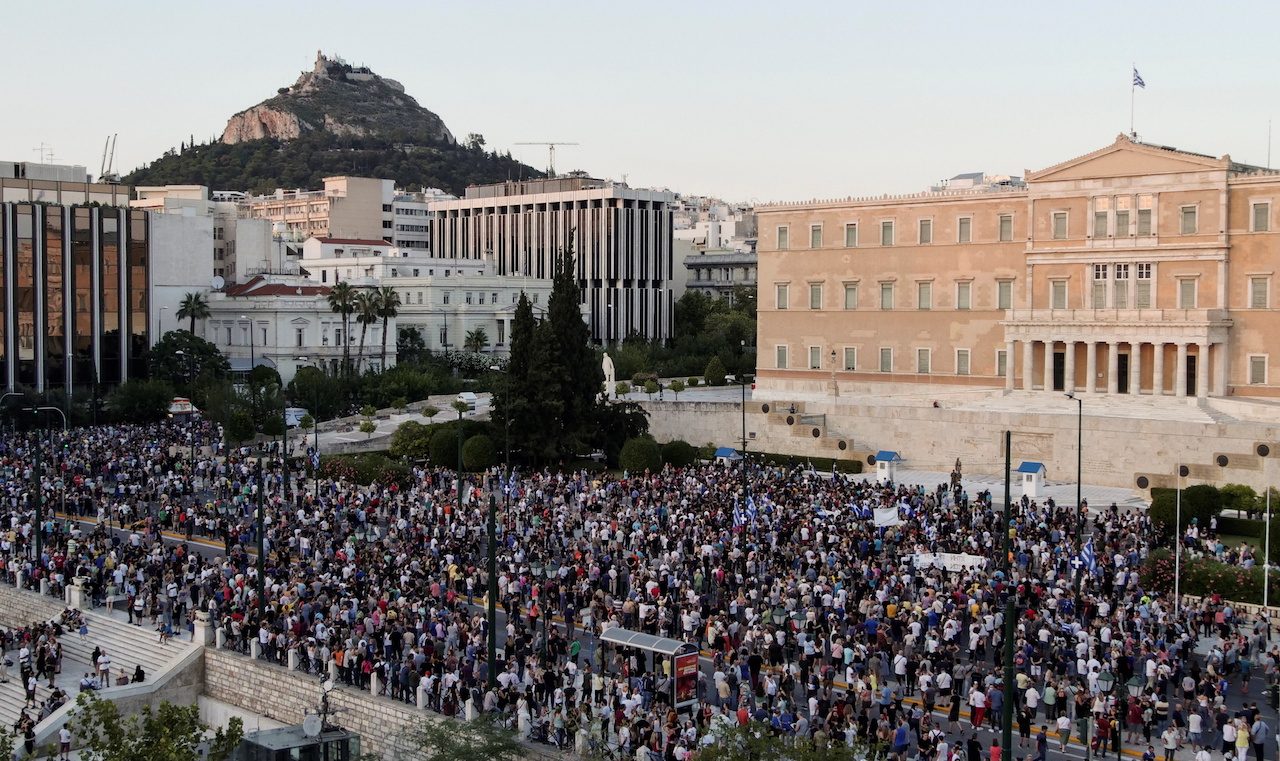 In Athens, thousands rally against COVID-19 vaccinations