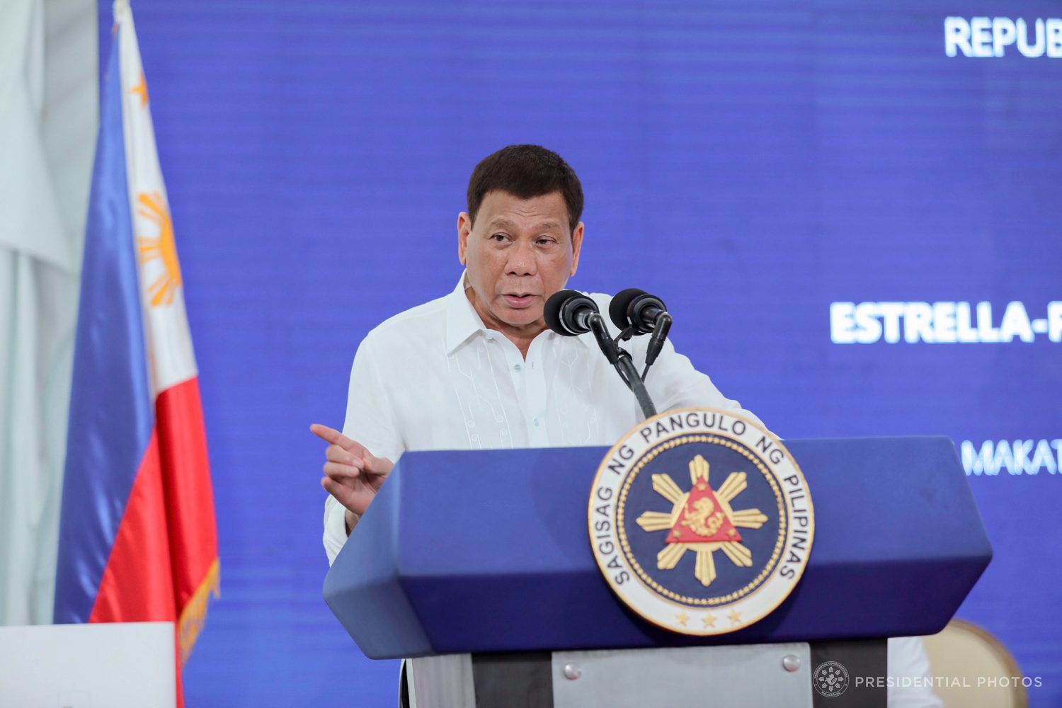 Duterte warns he would use military to ensure free elections