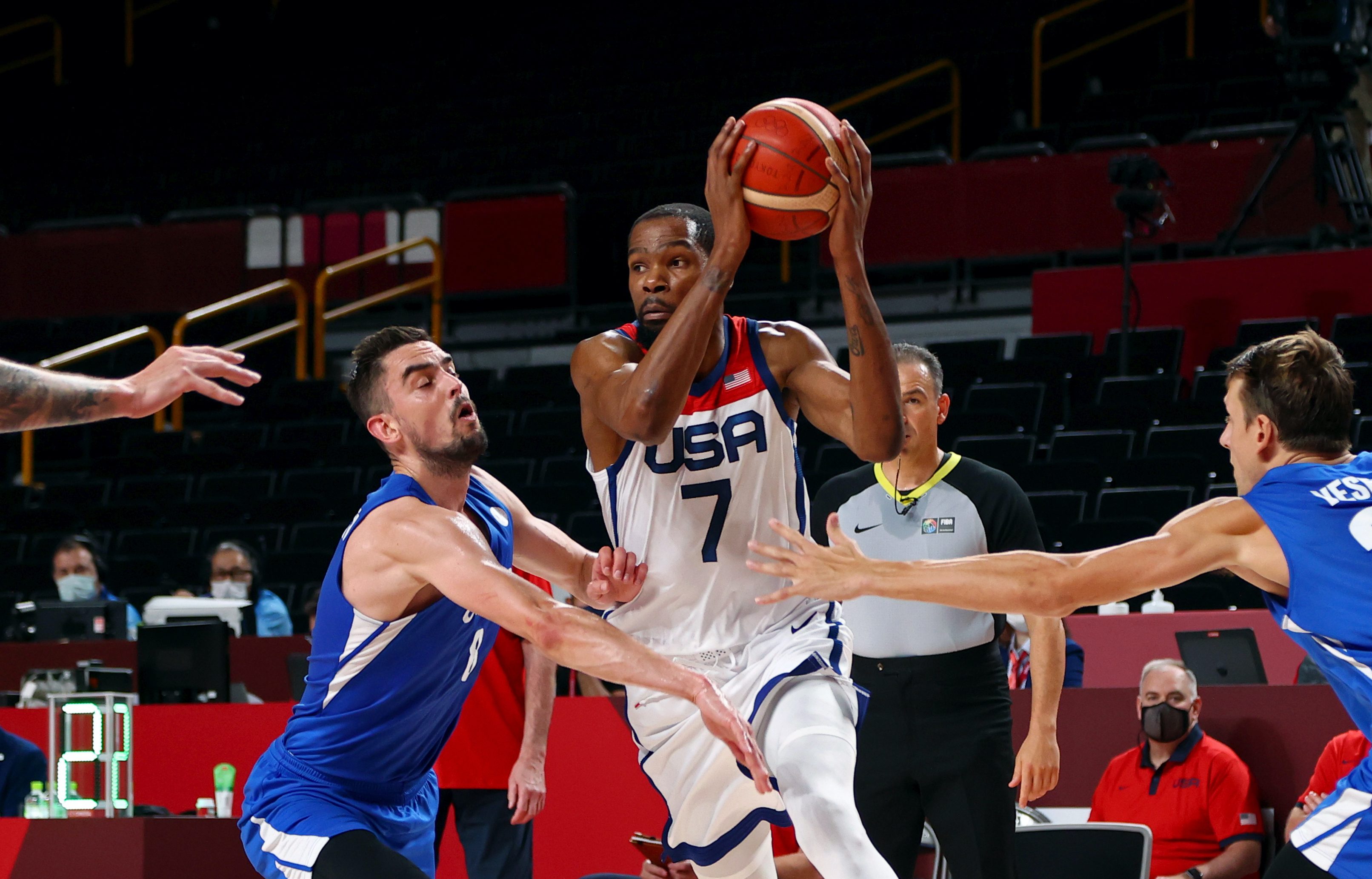 Record-setting Durant, Team USA crush Czech Republic to reach Olympic quarterfinals