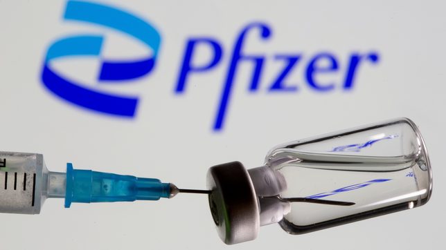 Pfizer sees 2021 COVID-19 vaccine sales topping $33.5 billion, need for boosters