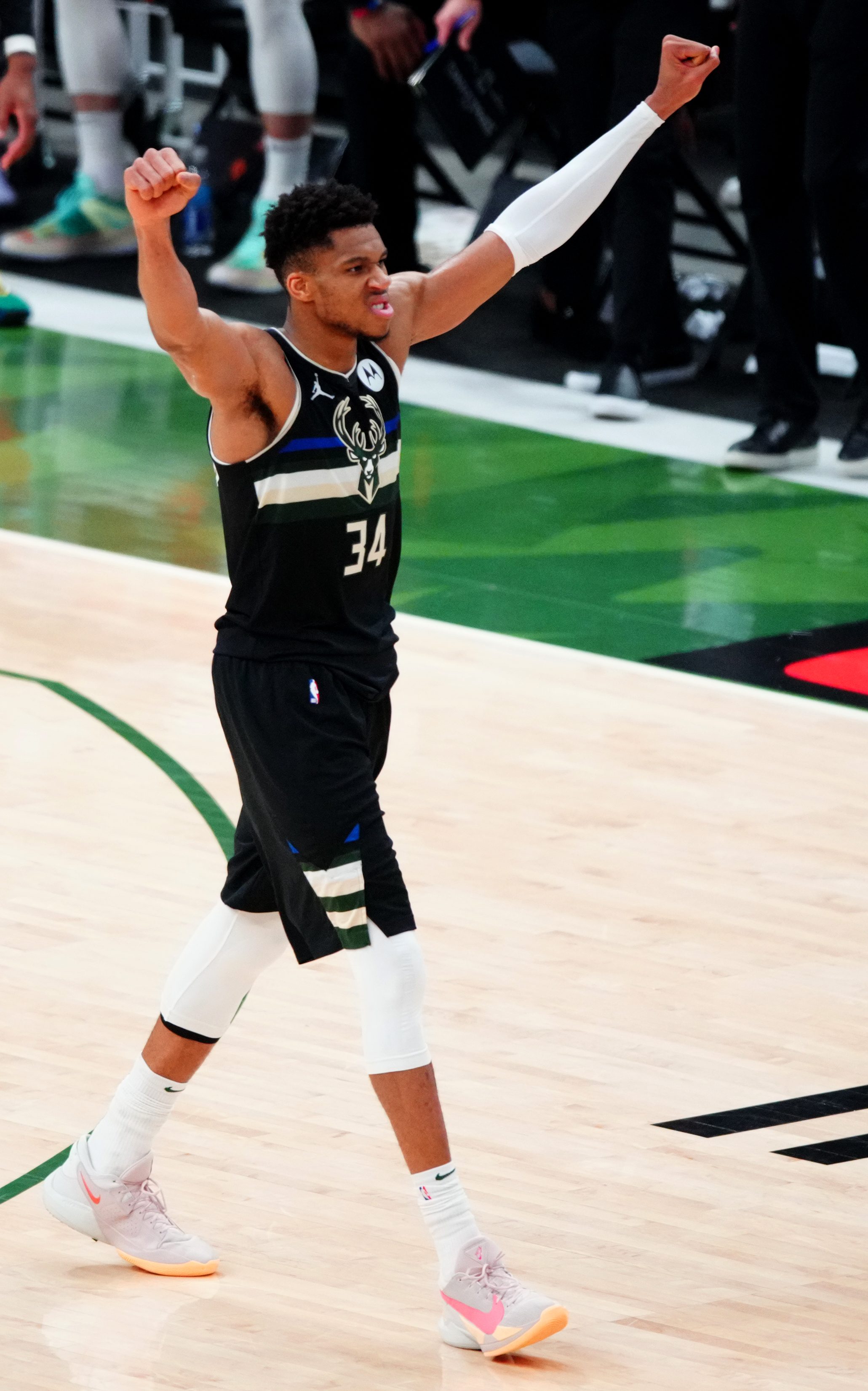 LOOK: Giannis completes Kobe’s challenge after leading Bucks to NBA title