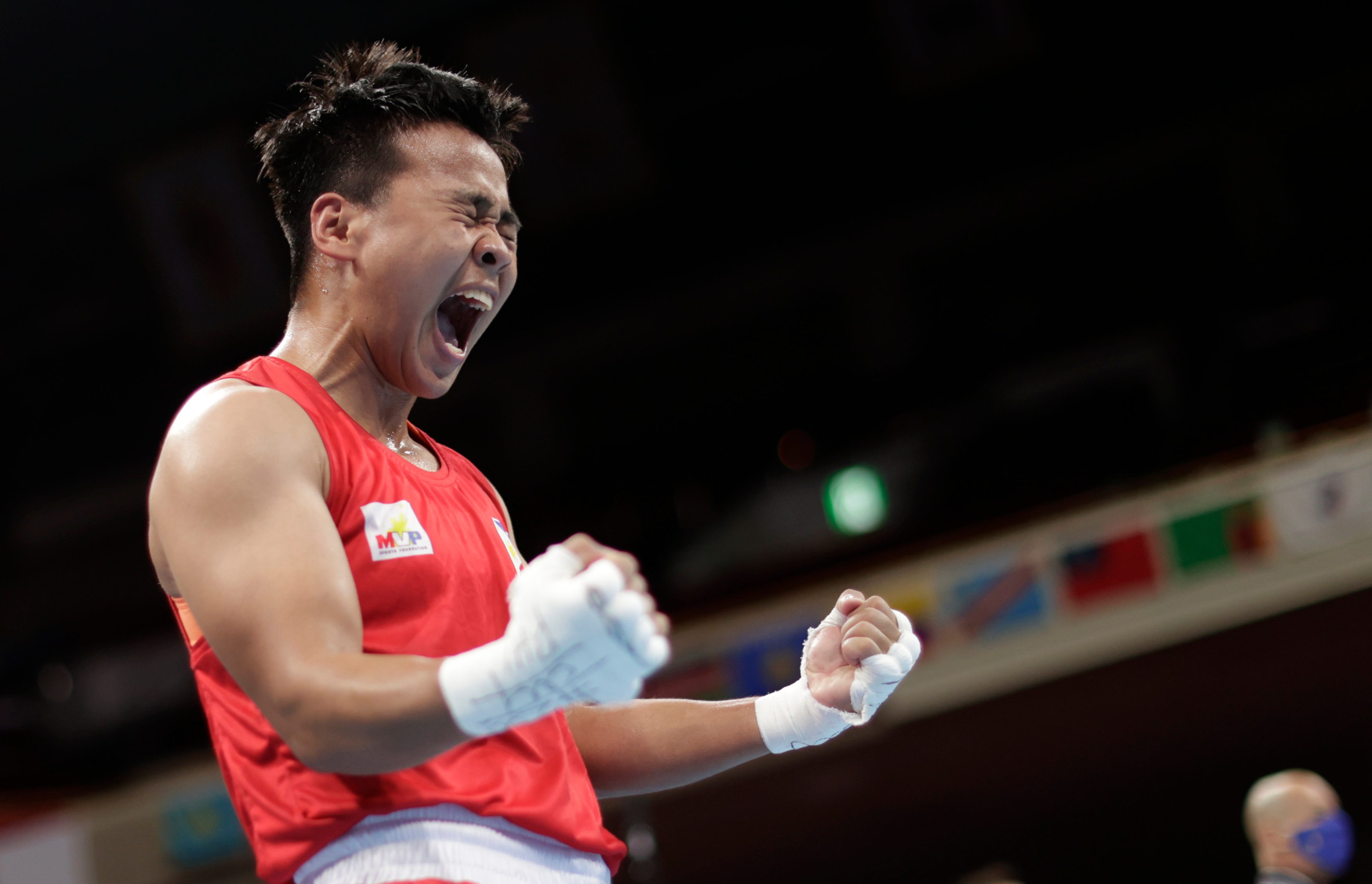 Nesthy Petecio marches to Olympic boxing gold-medal match