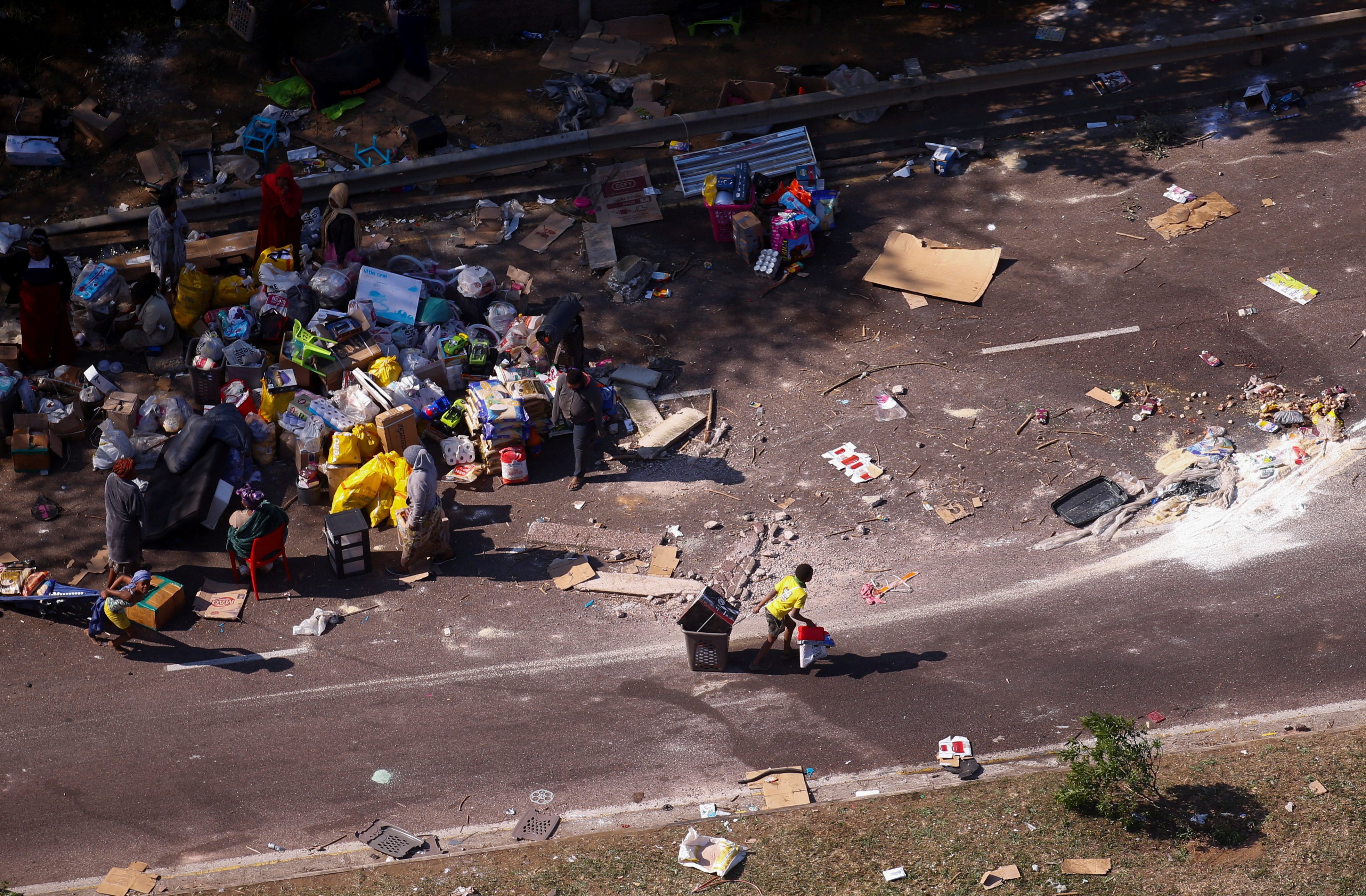 Residents count cost as South Africa looting starts to die down