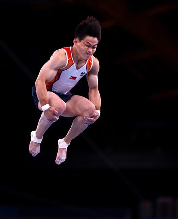 Carlos Yulo narrowly misses Olympic vault medal