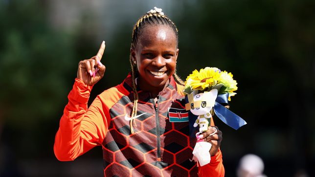 Kenya’s Jepchirchir wins women’s marathon with late burst