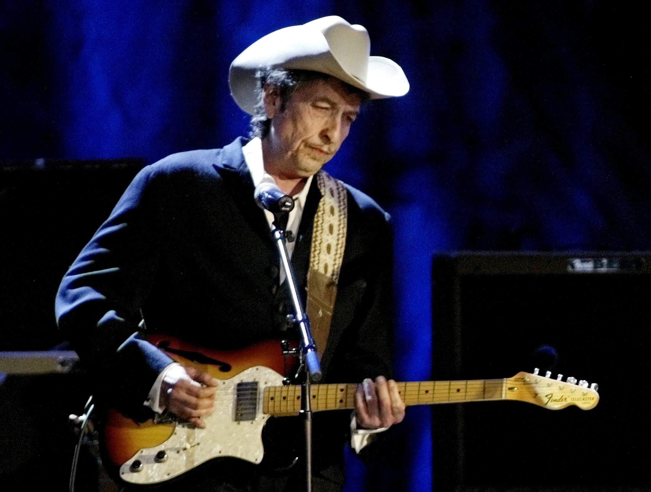 Bob Dylan sued for alleged sexual abuse of 12-year-old in 1960s