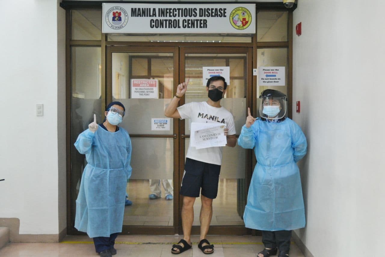 Manila Mayor Isko Moreno recovers from COVID-19, leaves hospital