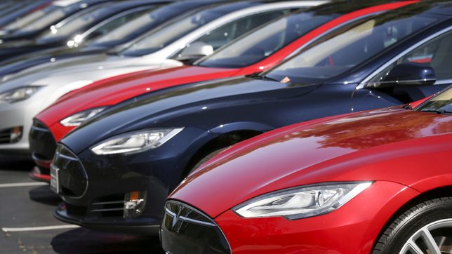 US opens probe into Tesla’s Autopilot over emergency vehicle crashes