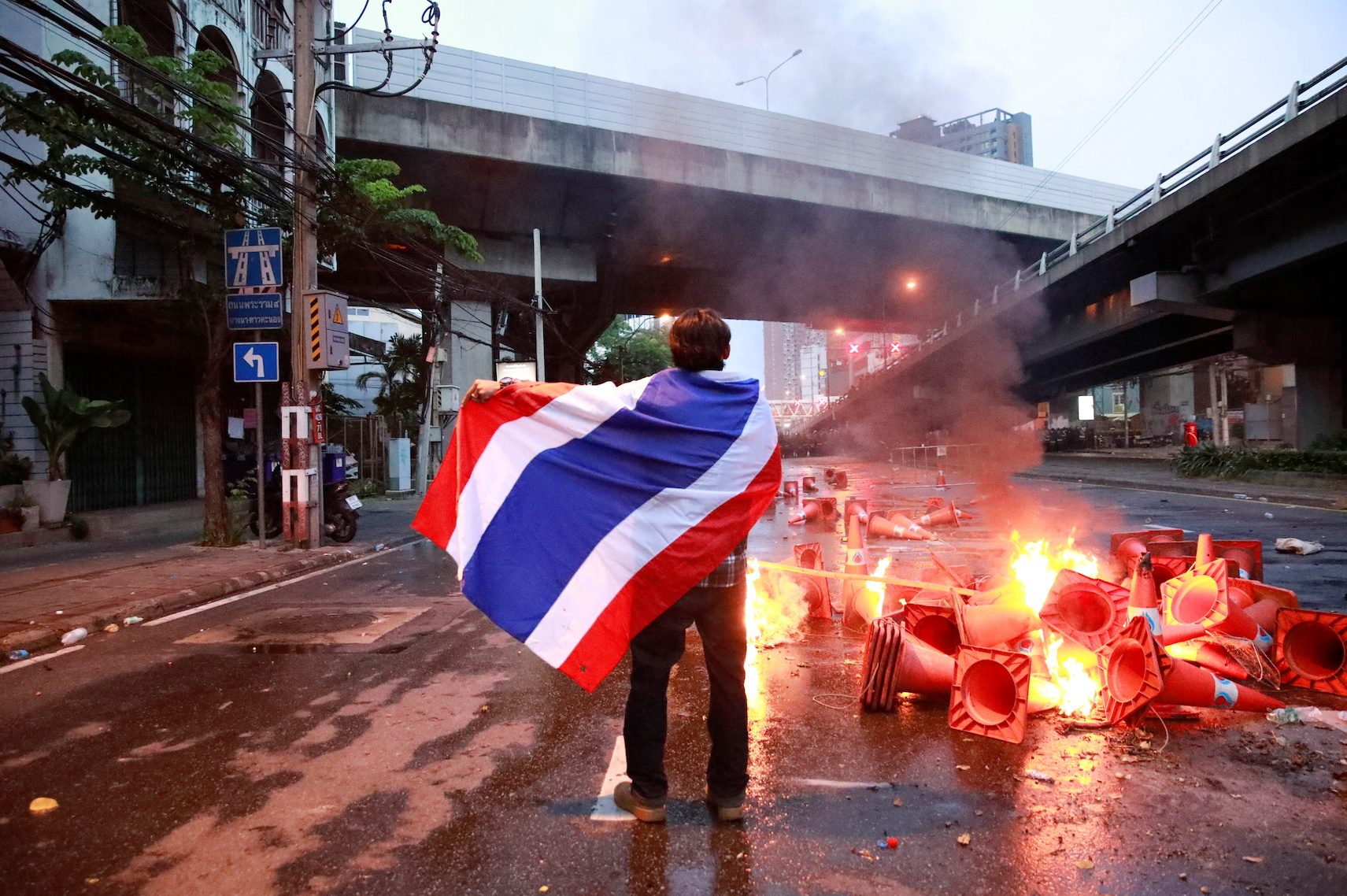Thai protesters defy detention of leaders to hold ‘car mob’ rally