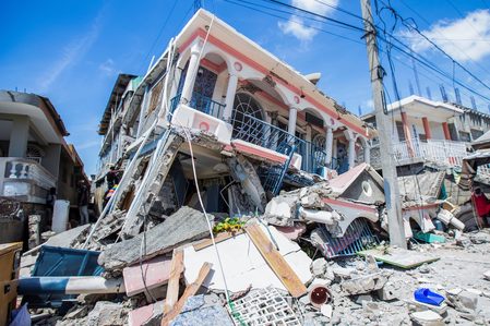 Medics, aid workers rush to reach Haiti quake zone before storm