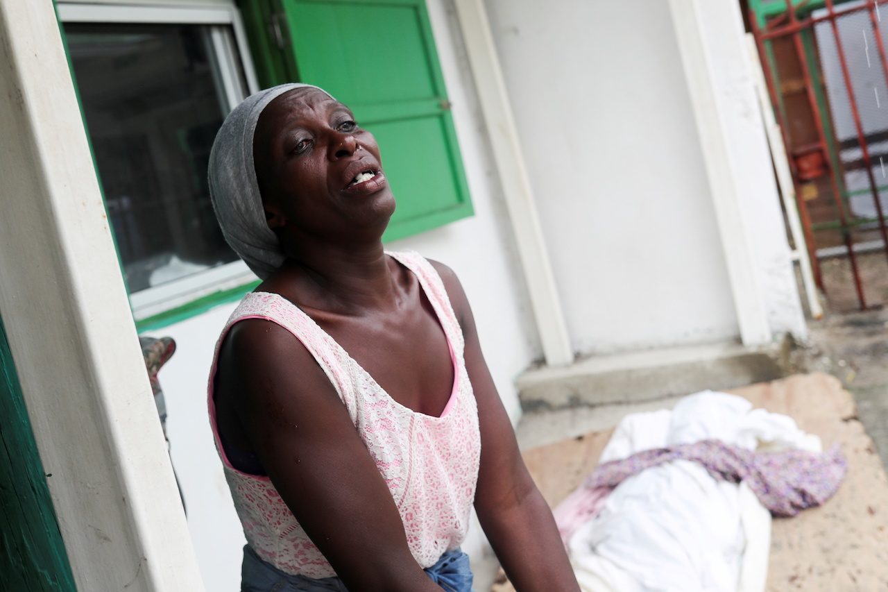 Haiti quake death toll surges to nearly 2,000, survivors clamor for aid