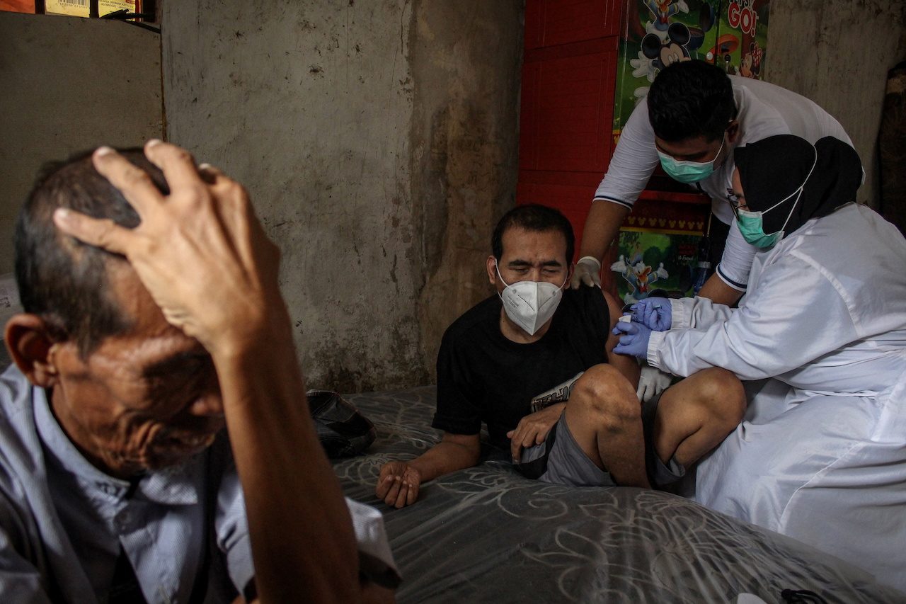 Southeast Asia needs vaccine access to curb record deaths – Red Cross