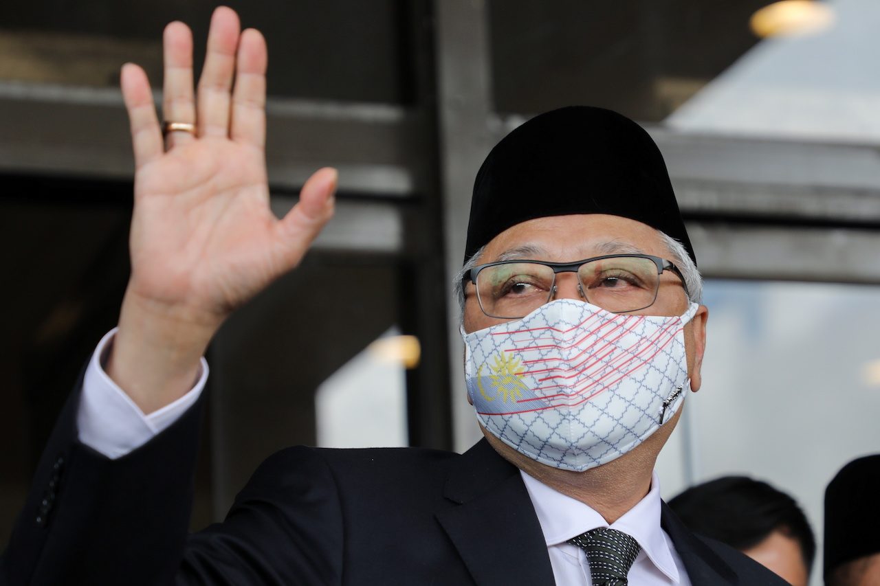 Malaysia’s new PM invites opposition to join COVID-19 effort