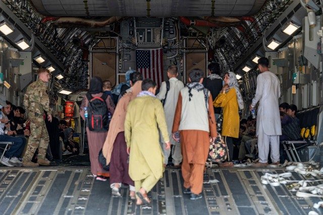 Biden administration to use commercial airlines to carry Afghan evacuees