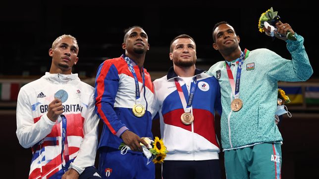 British boxer Whittaker bemoans silver, holds podium protest at himself