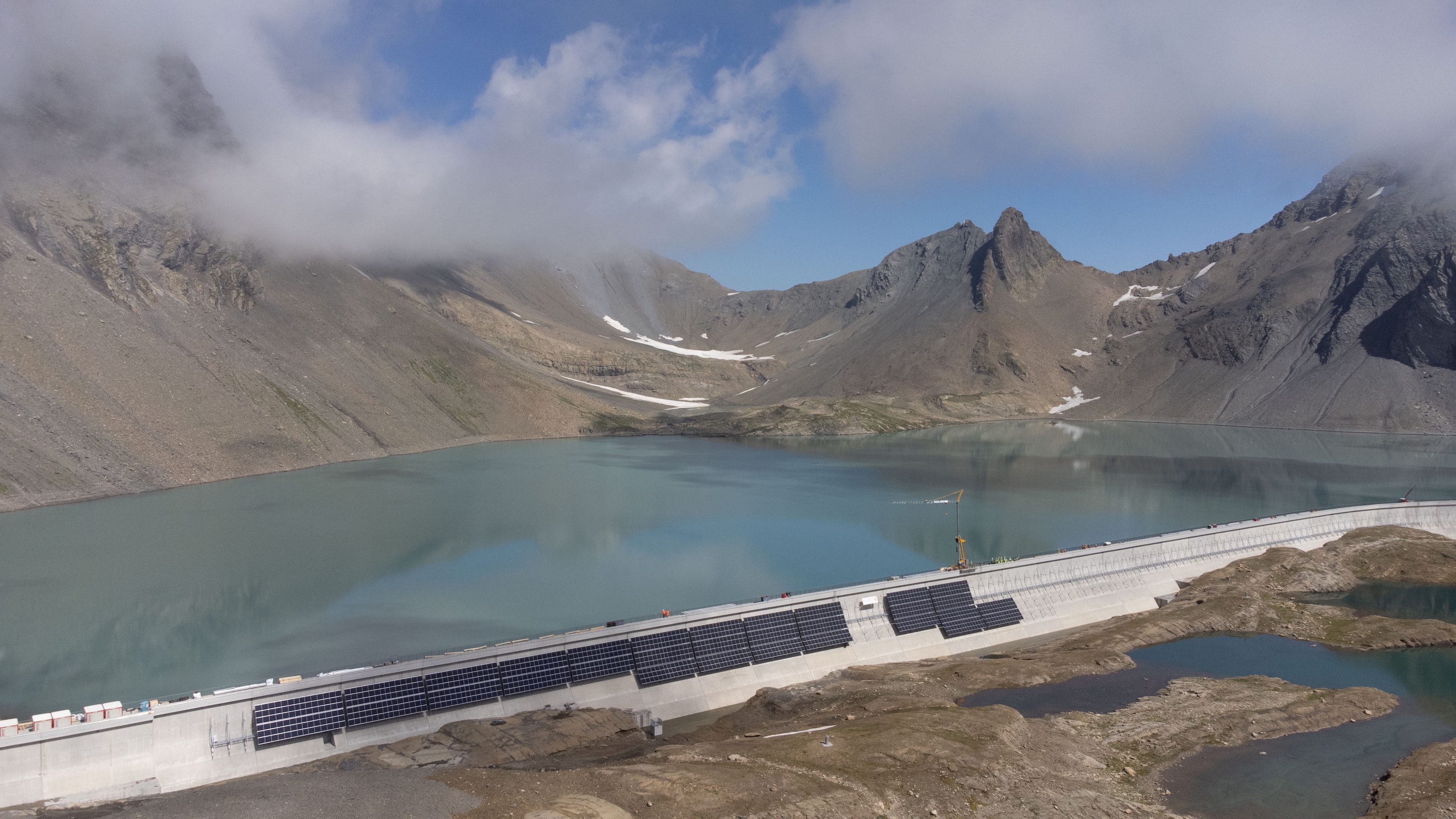 Alpine solar project to help fill Swiss winter energy gaps