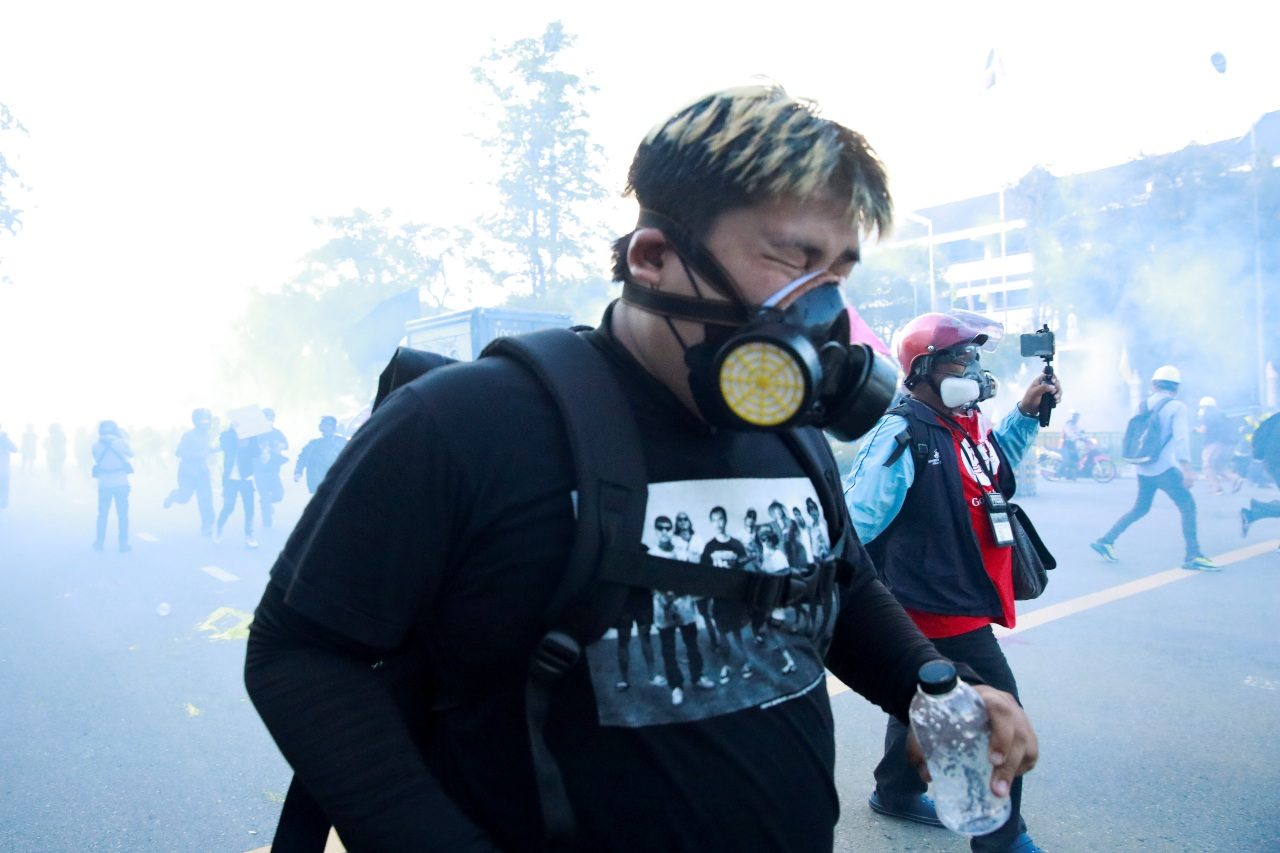 Clashes in Thailand as pressure builds on PM over coronavirus crisis