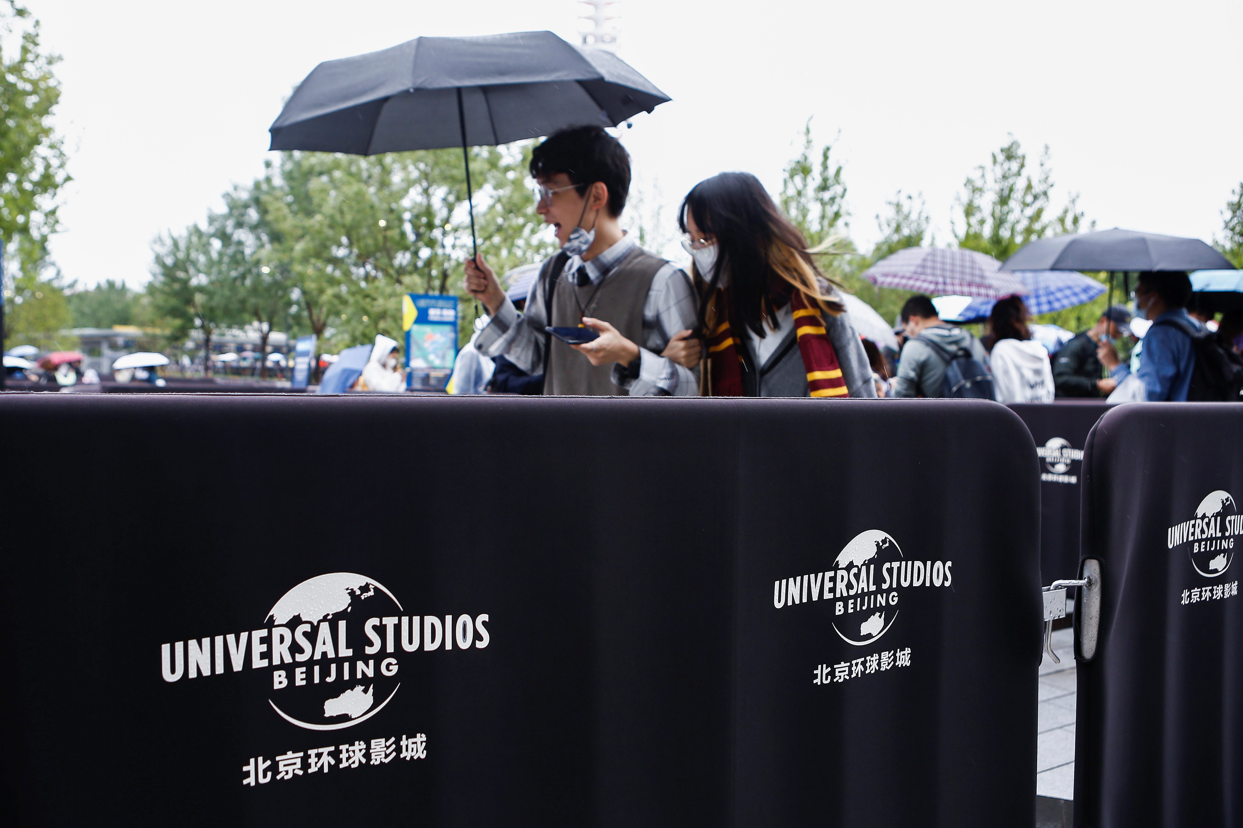 Universal Studios Beijing draws eager crowds amid uneasy US-China ties