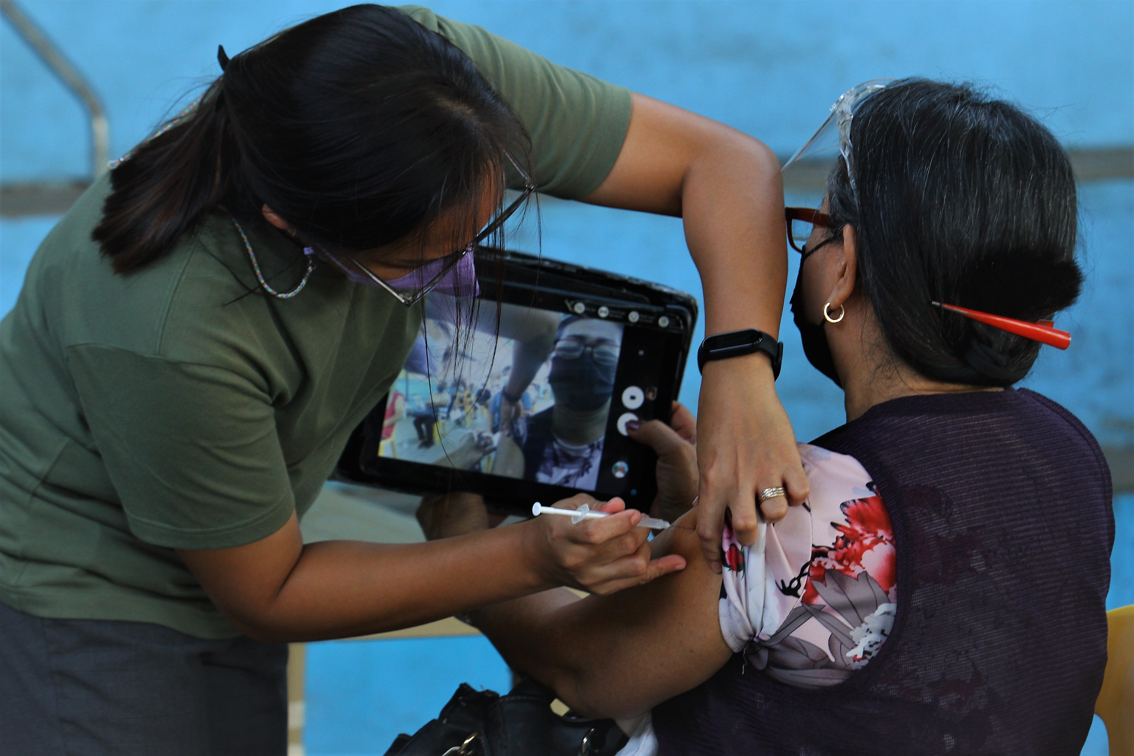 COVID-19 Weekly Watch: Philippines’ vaccine drive expands