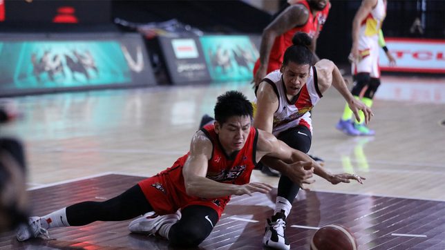 San Miguel eliminates Alaska in thriller, clinches 4th seed