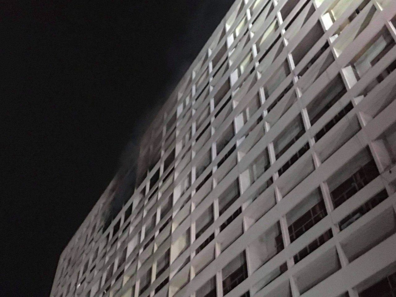 Fire hits National Archives building