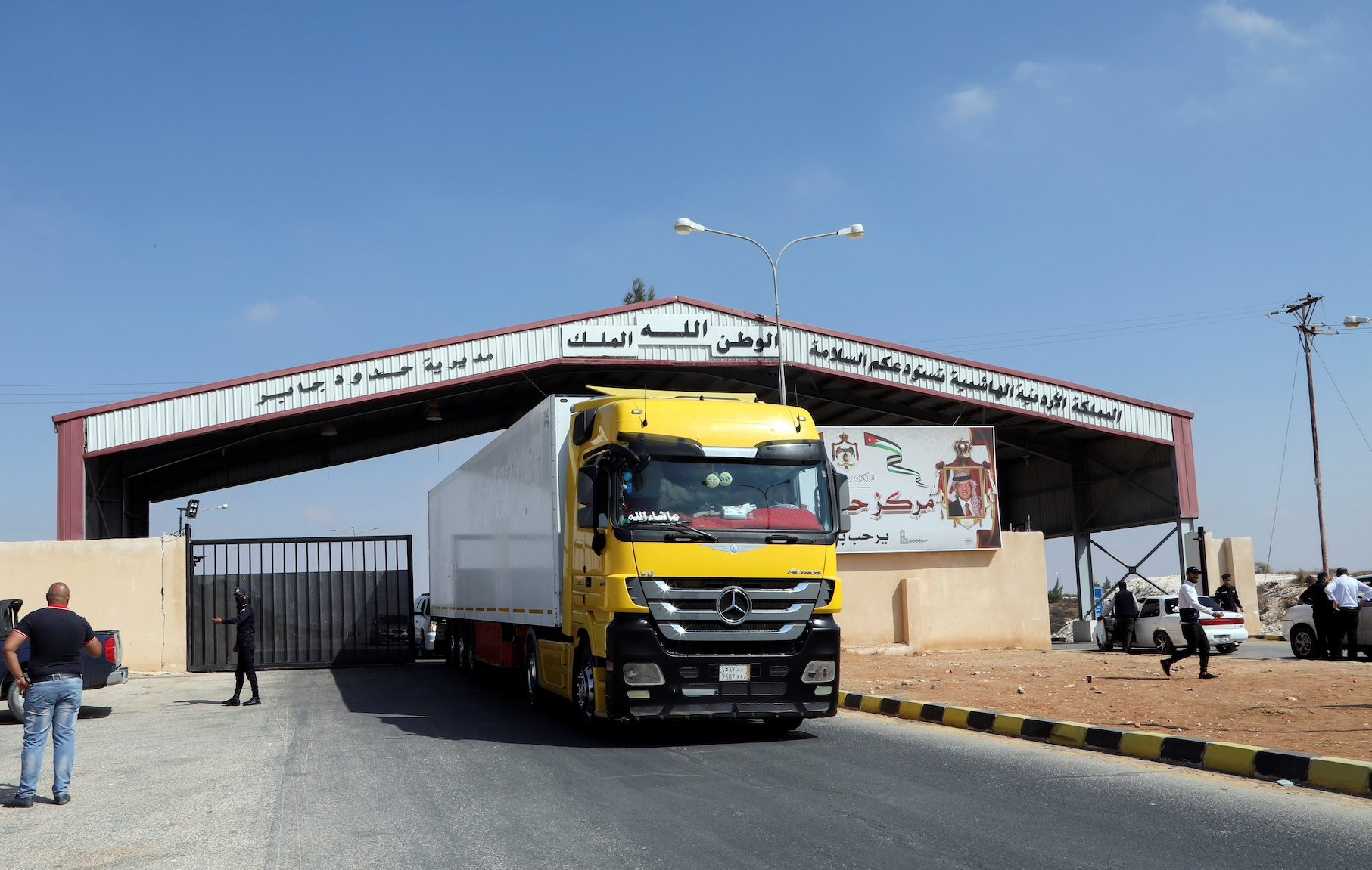 Jordan fully reopens main crossing with Syria