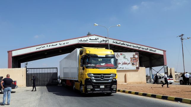 Jordan fully reopens main crossing with Syria