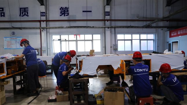 China manufacturing unexpectedly shrinks, services offer support