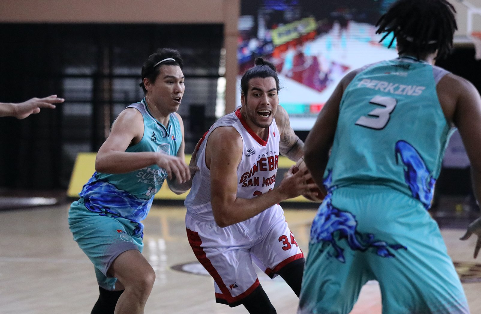 Ginebra stays alive, to face Phoenix for last PH Cup playoff berth