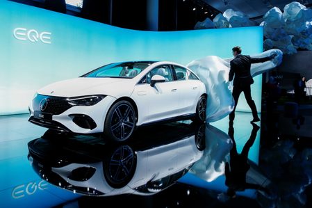 EXPLAINER: Why are BMW and Daimler being sued over climate change?