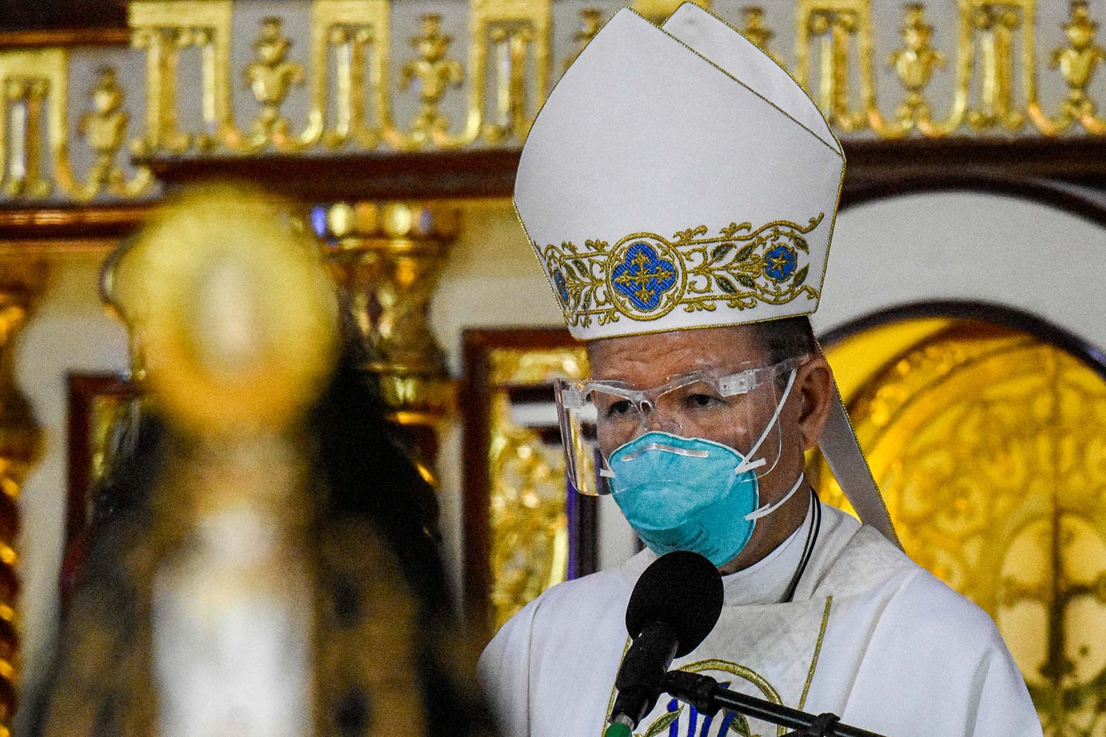 New Manila archbishop tests positive for COVID-19