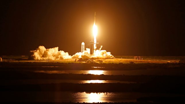 First all-civilian crew launched to orbit aboard SpaceX rocket ship