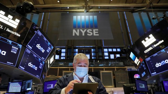 Wall Street ends sharply lower in broad sell-off