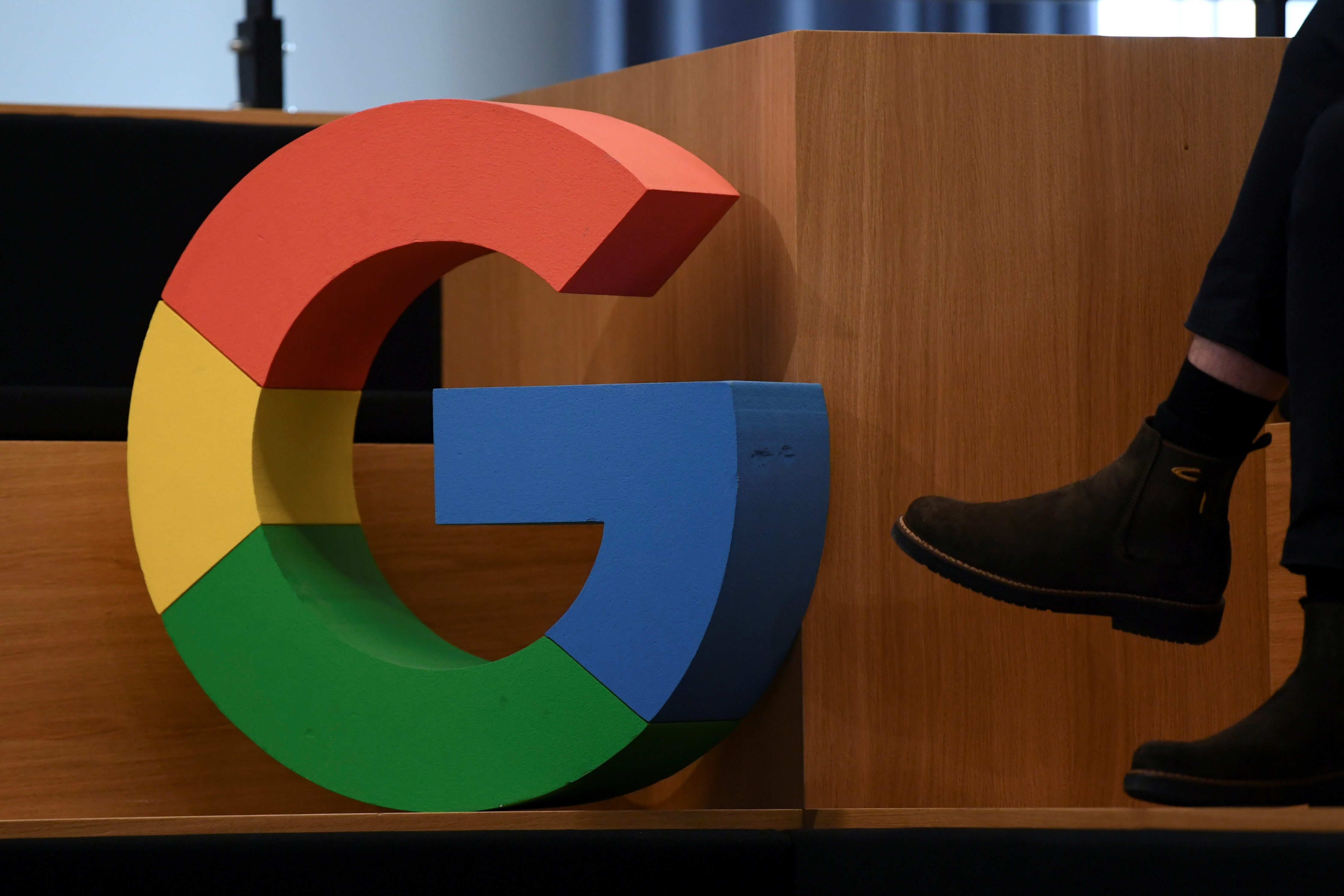 Google security official mocked gay staffer, lawsuit alleges