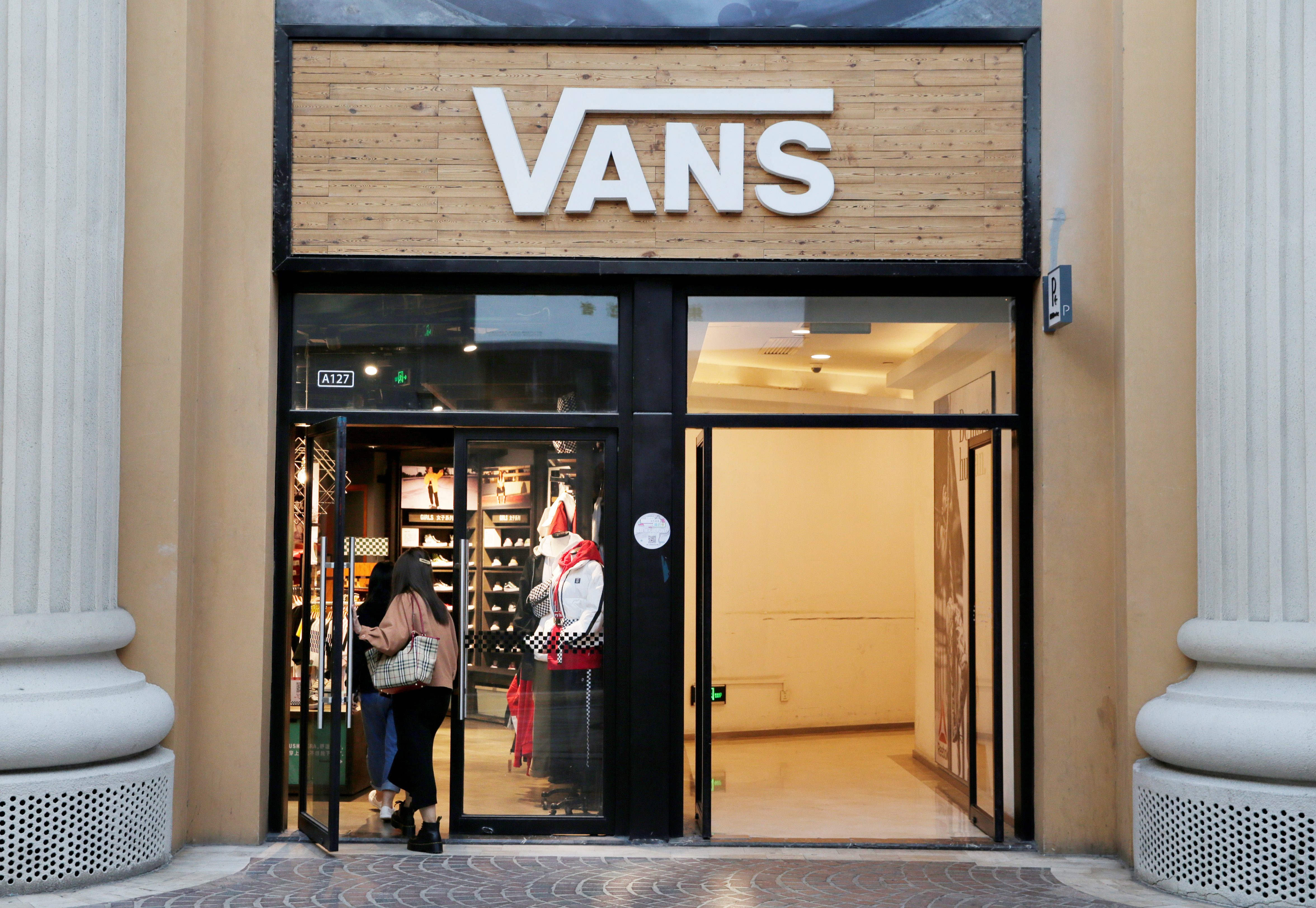 ‘Squid Game’ mania has shoppers buying Vans’ white slip-on shoes