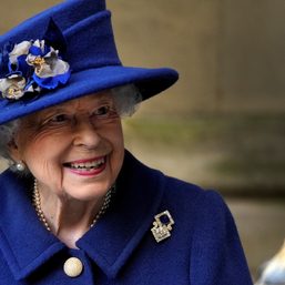 In Westminster Abbey, the deafening sound of silence to honor Queen Elizabeth