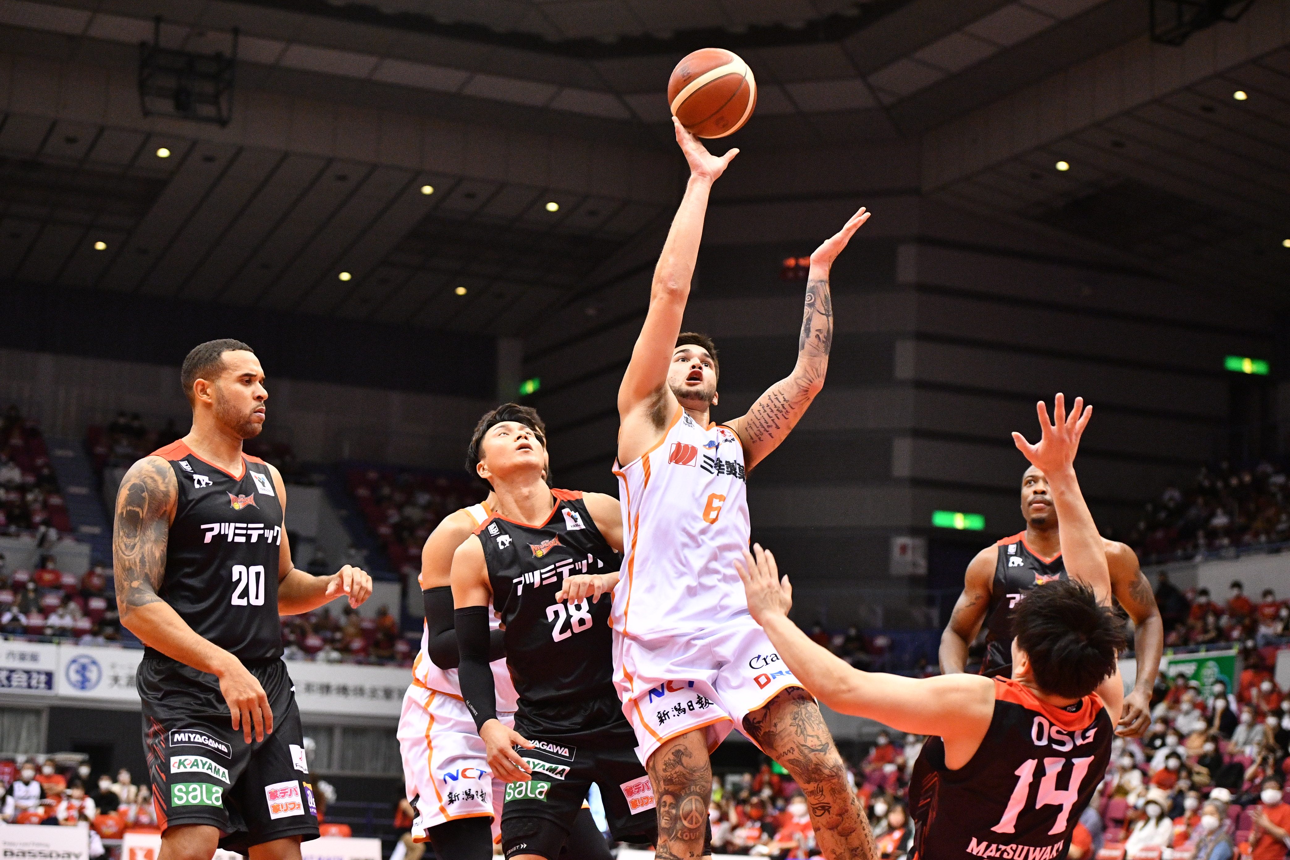 Kobe, Niigata dominate Thirdy, San-En in 1st match since UAAP days