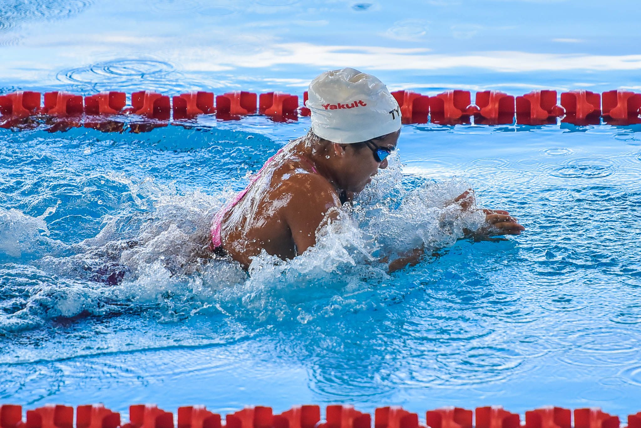 Thanya dela Cruz breaks Philippine 50m breaststroke record