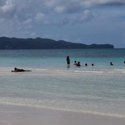 Boracay brings back RT-PCR requirement