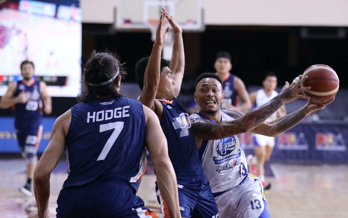 Abueva finds groove late as Magnolia frustrates Meralco in Game 1