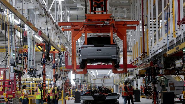 Ford, GM juggle high prices, supply chain pressure in Tesla’s shadow