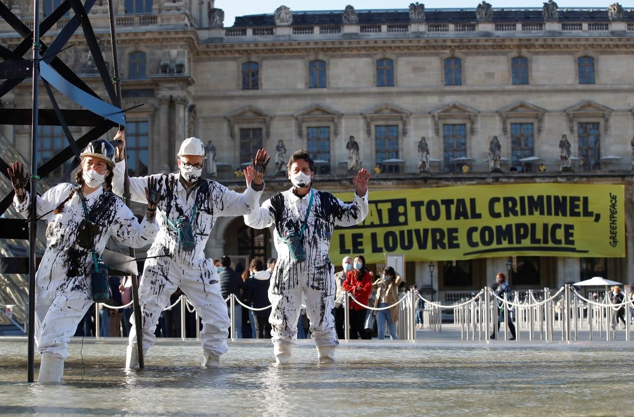 French court orders state to honor its climate commitments