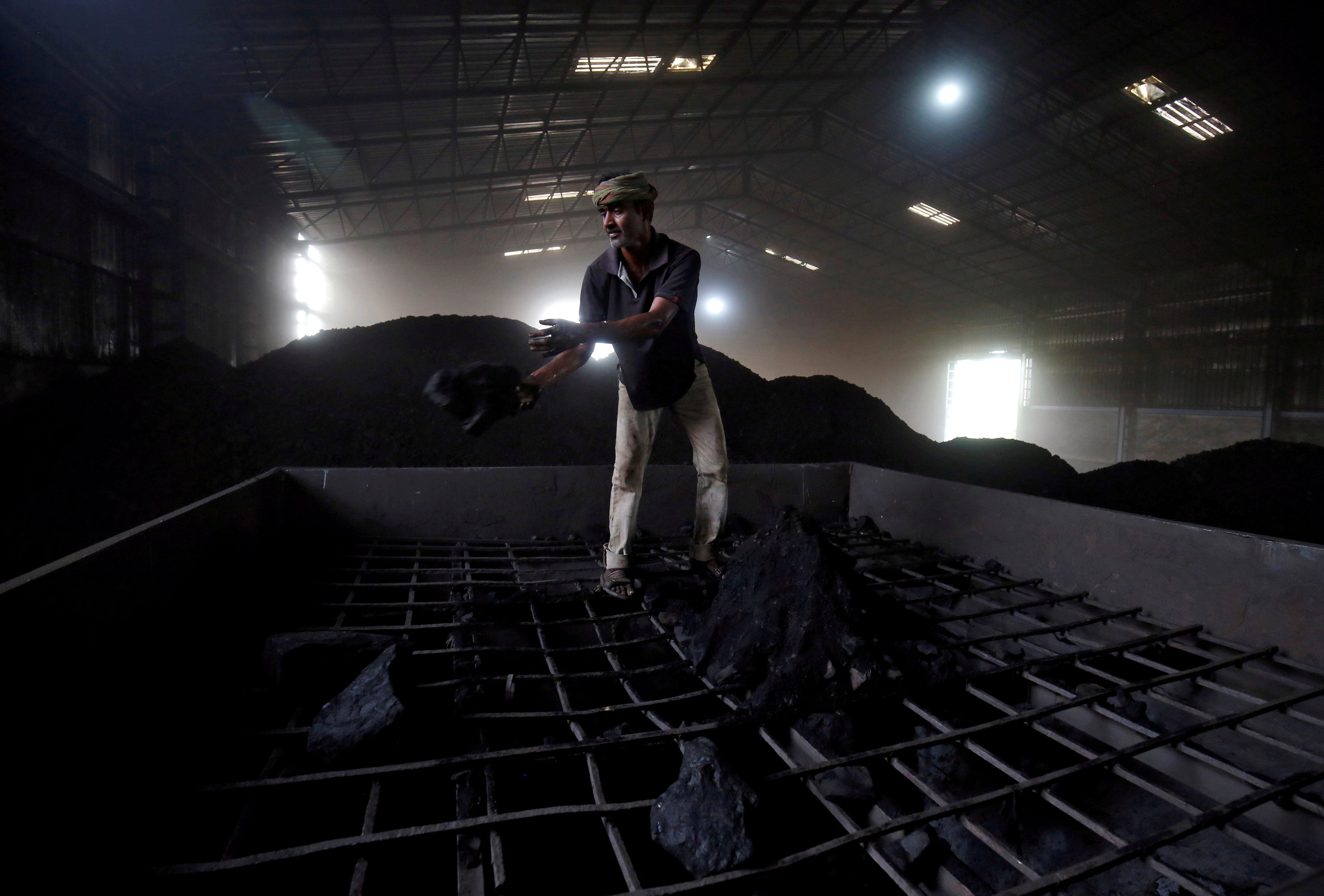 India asks utilities to import coal, warns states not to sell power on exchanges
