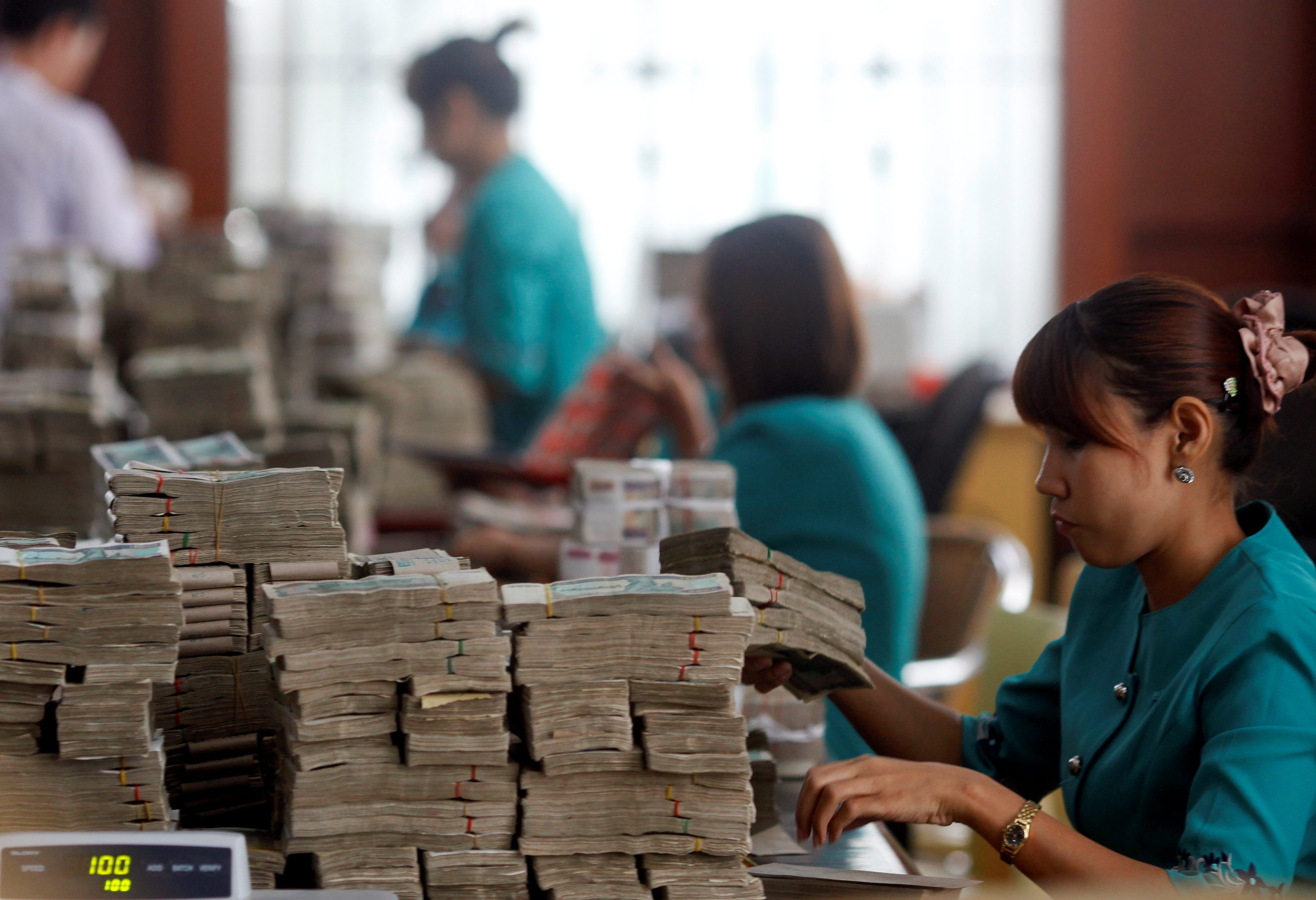 Myanmar central bank sees currency stabilizing on new measures