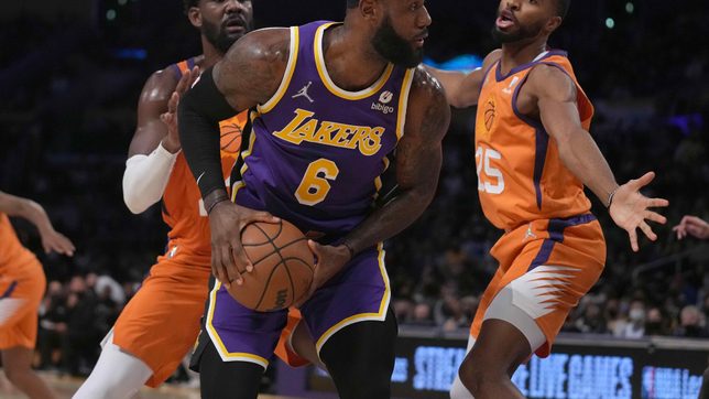 Chris Paul hits scoring milestone as Suns dump Lakers